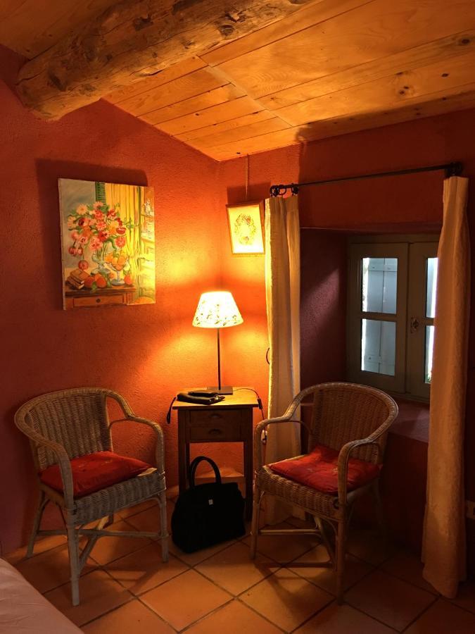 Bed and Breakfast Le Petit Mas Вогюэ Экстерьер фото
