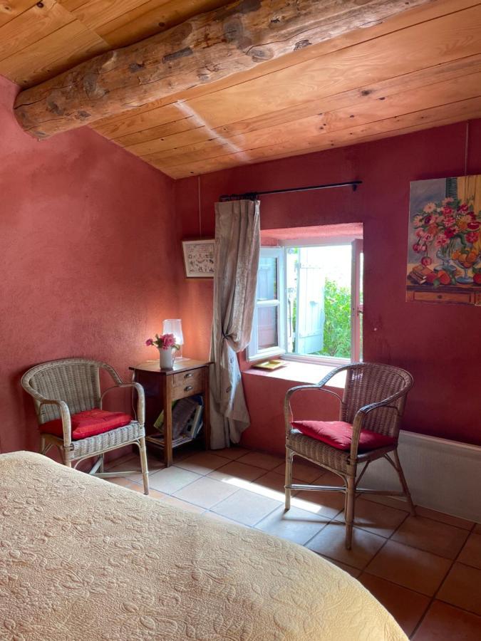 Bed and Breakfast Le Petit Mas Вогюэ Экстерьер фото