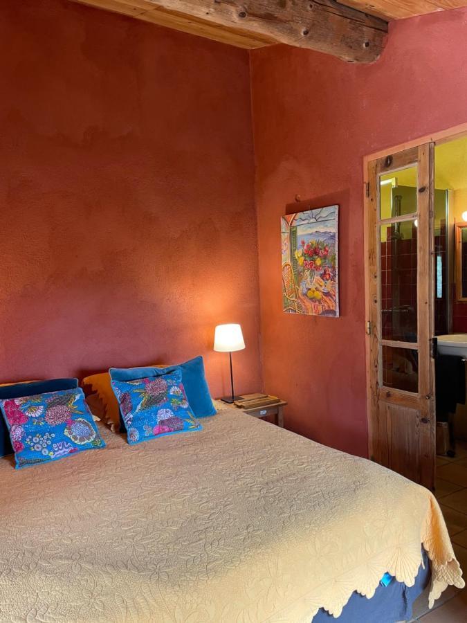 Bed and Breakfast Le Petit Mas Вогюэ Экстерьер фото